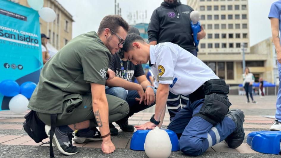 Especialistas en atención prehospitalaria y de otras áreas de la salud participaron de la jornada. Educaron en primeros auxilios. Especialistas en atención prehospitalaria y de otras áreas de la salud participaron de la jornada. Educaron en primeros auxilios.