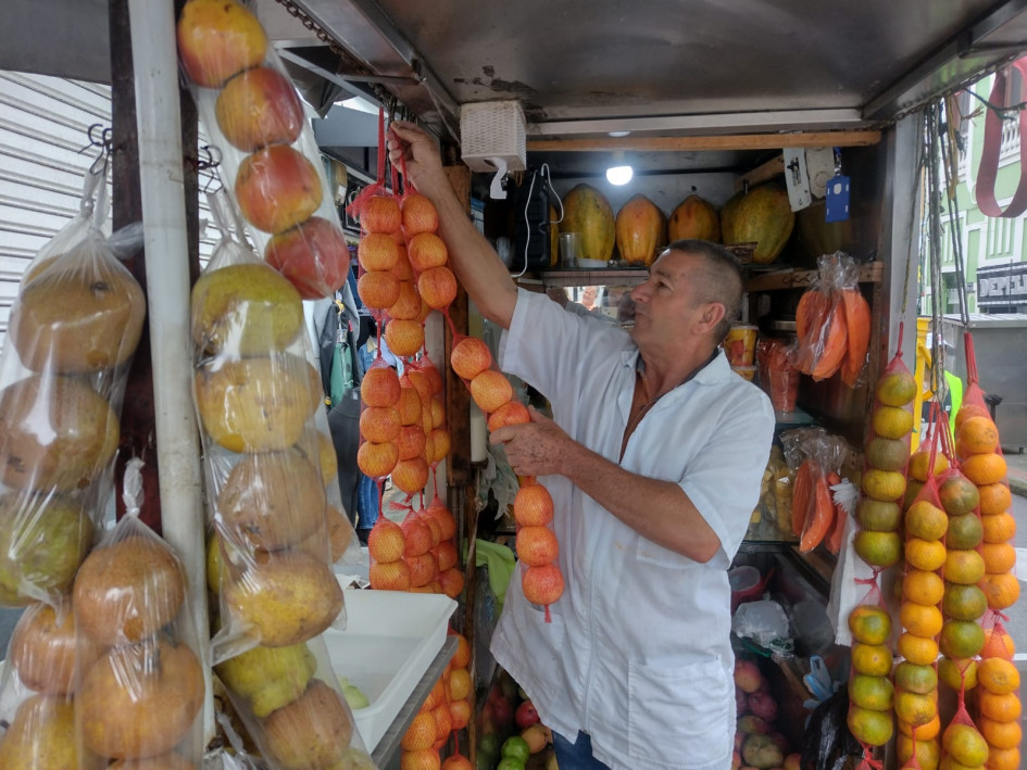 Manizales es la segunda ciudad de Colombia con menor tasa de informalidad. Tiene el 34,7%, pero este indicador subió en el último año, pues en el trimestre febrero-abril del 2023 se ubicaba en 33,4%. Manizales es la segunda ciudad de Colombia con menor tasa de informalidad. Tiene el 34,7%, pero este indicador subió en el último año, pues en el trimestre febrero-abril del 2023 se ubicaba en 33,4%.