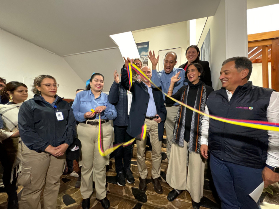 La ministra de Ambiente, Susana Muhamad González, cortó la cinta junto con el alcalde de Manizales, Jorge Eduardo Rojas, y el director de Parques Nacionales Naturales, Luis Olmedo. La ministra de Ambiente, Susana Muhamad González, cortó la cinta junto con el alcalde de Manizales, Jorge Eduardo Rojas, y el director de Parques Nacionales Naturales, Luis Olmedo.