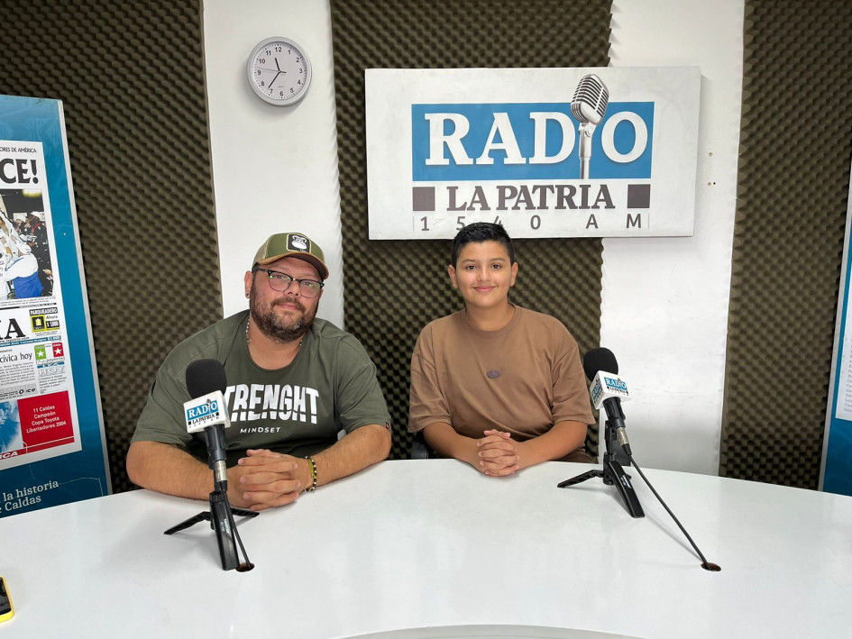 Conrado y Luciano Quintero, padre e hijo y creadores del restaurante Asados al Barril Del Carajo en Manizales. Conrado y Luciano Quintero, padre e hijo y creadores del restaurante Asados al Barril Del Carajo en Manizales.