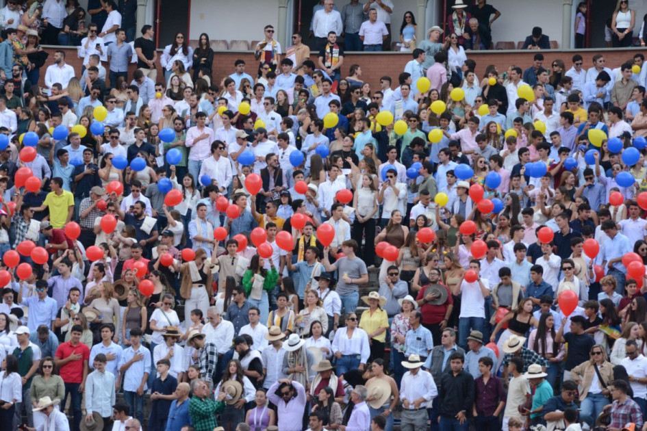 Afición taurina en La Monumental Plaza de Toros de Manizales Afición taurina en La Monumental Plaza de Toros de Manizales