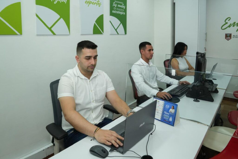 La Oficina Empresarial está ubicada en la sede de la Cámara de Comercio de Manizales por Caldas en el primer piso. La Oficina Empresarial está ubicada en la sede de la Cámara de Comercio de Manizales por Caldas en el primer piso.