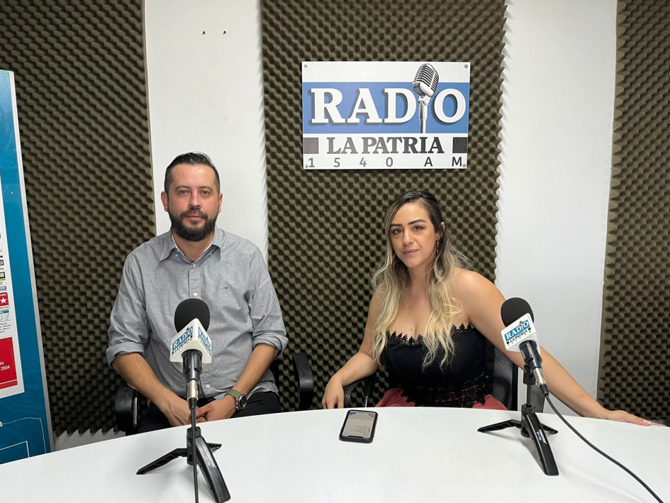Jessica Restrepo, coordinadora de la Feria de la Horticultura de Villamaría, y Juan Pablo Jaramillo, gerente de la Corporación Casa de la Cultura del municipio. Jessica Restrepo, coordinadora de la Feria de la Horticultura de Villamaría, y Juan Pablo Jaramillo, gerente de la Corporación Casa de la Cultura del municipio.