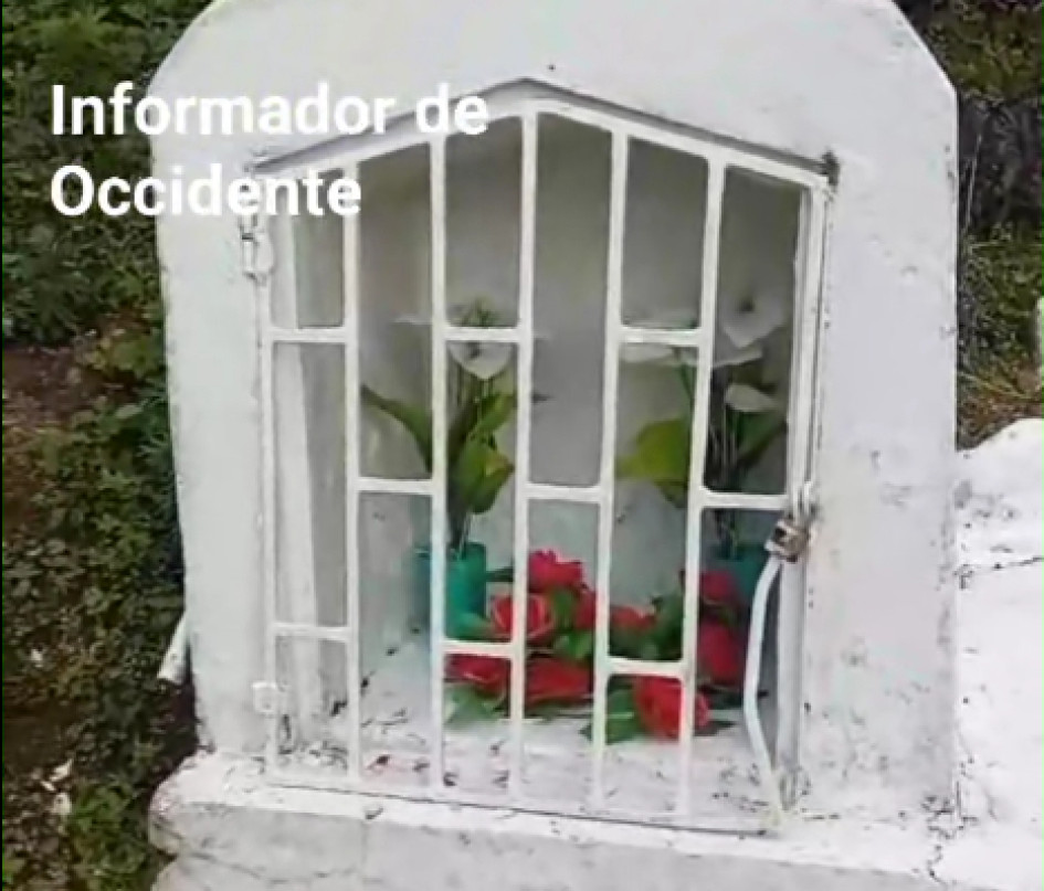 Esta es la gruta vandalizada en Anserma (Caldas). Los delincuentes se llevaron la imagen de la Virgen. Esta es la gruta vandalizada en Anserma (Caldas). Los delincuentes se llevaron la imagen de la Virgen.