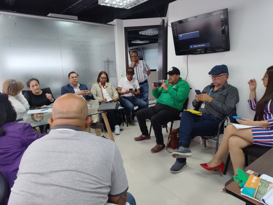 Reunión Educal El sindicato Educal estuvo reunido el martes, acompañada de Fecode, con la Fiduprevisroa en Bogotá. Del encuentro salió un acta de compromisos.