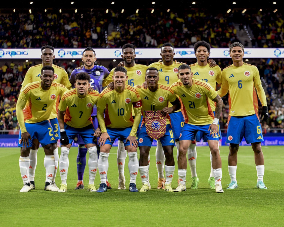 En su más reciente amistoso, la Selección Colombia venció 3-2 a Rumania en Madrid. En la foto, la nómina titular de ese día con James Rodríguez como capitán. En su más reciente amistoso, la Selección Colombia venció 3-2 a Rumania en Madrid. En la foto, la nómina titular de ese día con James Rodríguez como capitán.
