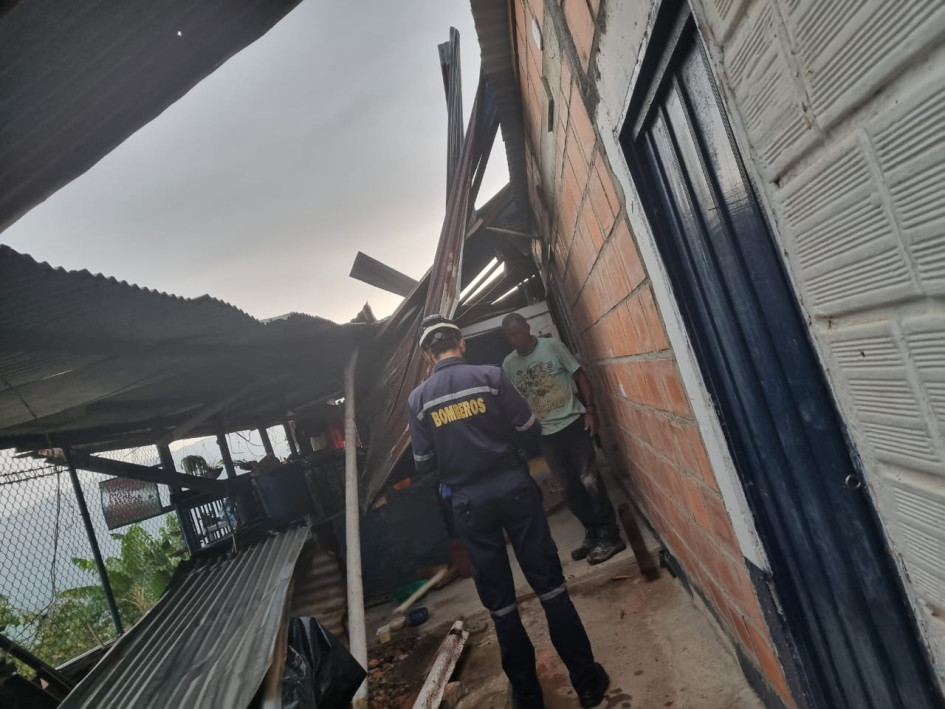 Cinco viviendas resultaron afectadas por un vendaval en San José (Caldas) Cinco viviendas resultaron afectadas por un vendaval en San José (Caldas)