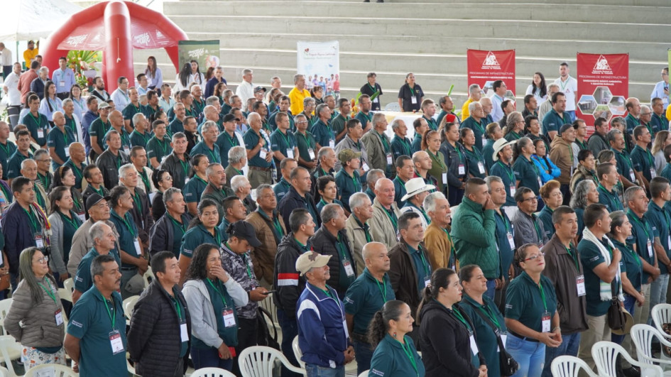 El gerente de la Federación Nacional de Cafeteros visitó este jueves Anserma (Caldas) para reunirse con el Comité de Cafeteros del departamento y 450 caficultores. El gerente de la Federación Nacional de Cafeteros visitó este jueves Anserma (Caldas) para reunirse con el Comité de Cafeteros del departamento y 450 caficultores.