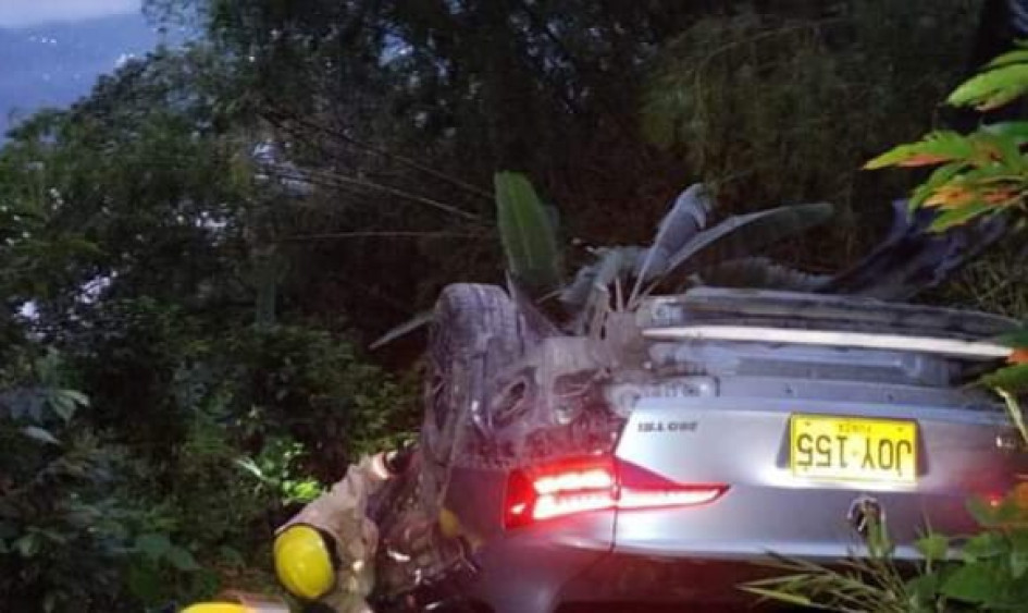 Una persona salió lesionada luego de que el carro en el que viajaba se salió de la vía en la vereda San Martín de La Merced (Caldas) en la madrugada de este sábado. Una persona salió lesionada luego de que el carro en el que viajaba se salió de la vía en la vereda San Martín de La Merced (Caldas) en la madrugada de este sábado.