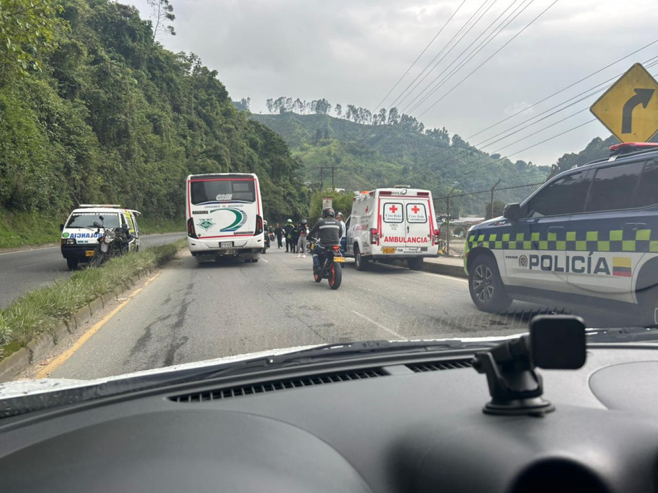 La vía Panamericana en Manizales, en el sentido La Enea - Terminal, ha tenido tráfico lento tras el accidente de moto que hubo en el sector de Cementos Argos. La vía Panamericana en Manizales, en el sentido La Enea - Terminal, ha tenido tráfico lento tras el accidente de moto que hubo en el sector de Cementos Argos.