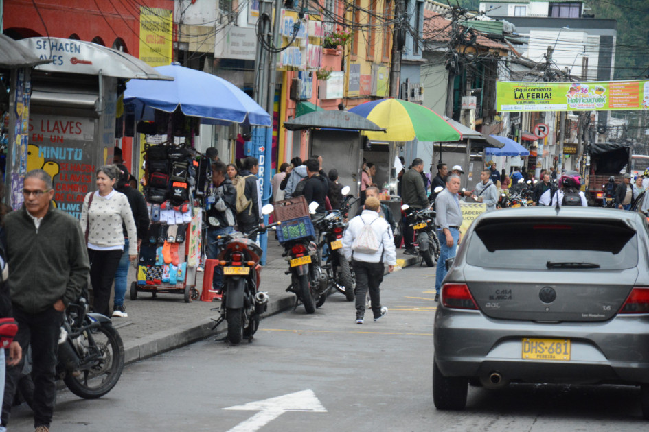 Desde la calle 8 con carrera 5, una fila de motos es avistada por los habitantes. Señalan que desde las 3:00 p.m empiezan a llegar los vehículos a estacionarse. Desde la calle 8 con carrera 5, una fila de motos es avistada por los habitantes. Señalan que desde las 3:00 p.m empiezan a llegar los vehículos a estacionarse.