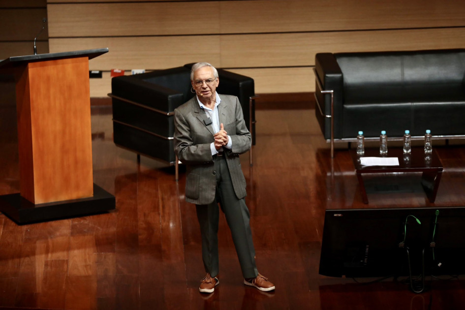 Ricardo Bonilla, ministro de Hacienda y Crédito Público. Ricardo Bonilla, ministro de Hacienda y Crédito Público.
