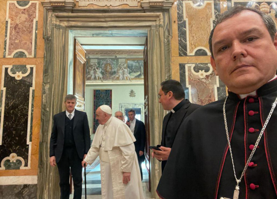 Monseñor Israel Bravo Cortés, obispo de Tibú, durante un encuentro de la Conferencia Episcopal de Colombia con el papa Francisco en el Vaticano en el 2023. Monseñor Israel Bravo Cortés, obispo de Tibú, durante un encuentro de la Conferencia Episcopal de Colombia con el papa Francisco en el Vaticano en el 2023.