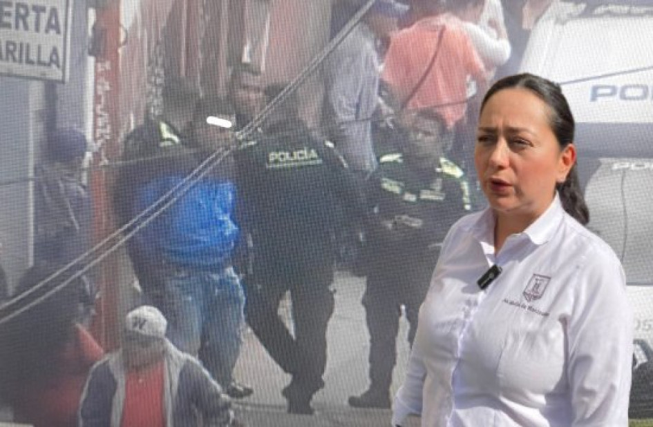 La secretaría del Interior de Manizales, Paula Andrea Sánchez, se refirió a la captura de dos hombres involucrados en un hurto en la Plaza de Bolívar. La secretaría del Interior de Manizales, Paula Andrea Sánchez, se refirió a la captura de dos hombres involucrados en un hurto en la Plaza de Bolívar.