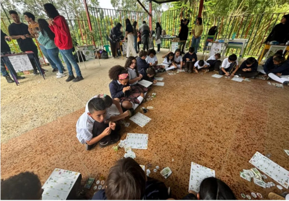 El encuentro con el colegio Gemelli fue organizado por el proyecto 'Explorando el Mundo de Plantas Ancestrales y su relación con la salud'. El encuentro con el colegio Gemelli fue organizado por el proyecto 'Explorando el Mundo de Plantas Ancestrales y su relación con la salud'.