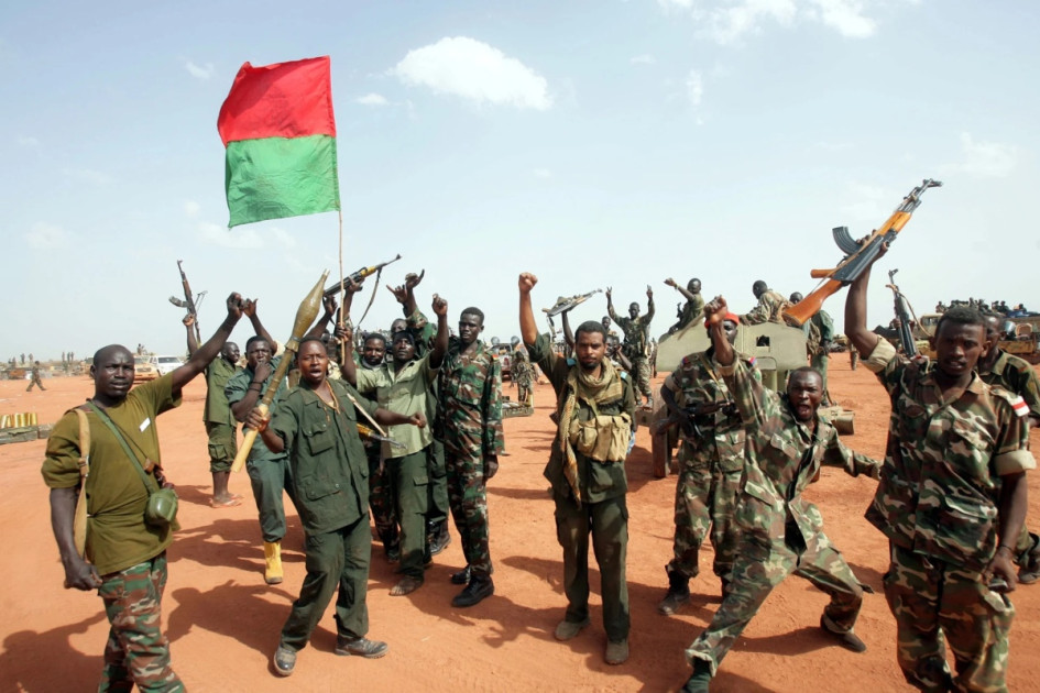 El grupo paramilitar Fuerzas de Apoyo Rápido asaltó un barrio residencial cercano a Jartum, la capital sudanesa. El grupo paramilitar Fuerzas de Apoyo Rápido asaltó un barrio residencial cercano a Jartum, la capital sudanesa.