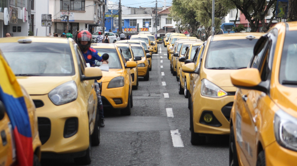 La Secretaría de Movilidad de Manizales se comprometió a verificar los taxímetros de 2.195 taxis en la ciudad hasta el 31 de julio. Conozca los detalles del proceso y el nuevo requisito para este medio de transporte. La Secretaría de Movilidad de Manizales se comprometió a verificar los taxímetros de 2.195 taxis en la ciudad hasta el 31 de julio. Conozca los detalles del proceso y el nuevo requisito para este medio de transporte.