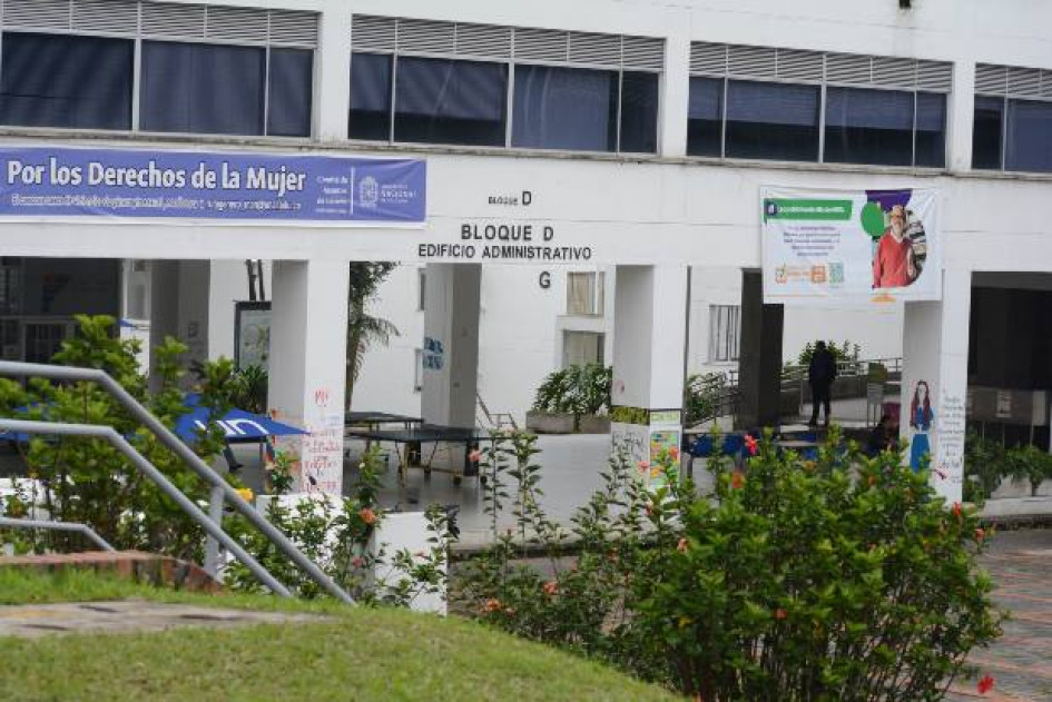 La Universidad Nacional de Colombia, incluida su sede en Manizales, sigue en cese de actividades. La situación se originó por la inconformidad del nombramiento de José Ismael Peña como rector. Vea en esta nota la constancia de rechazo de miembros del Consejo Superior. La Universidad Nacional de Colombia, incluida su sede en Manizales, sigue en cese de actividades. La situación se originó por la inconformidad del nombramiento de José Ismael Peña como rector. Vea en esta nota la constancia de rechazo de miembros del Consejo Superior.