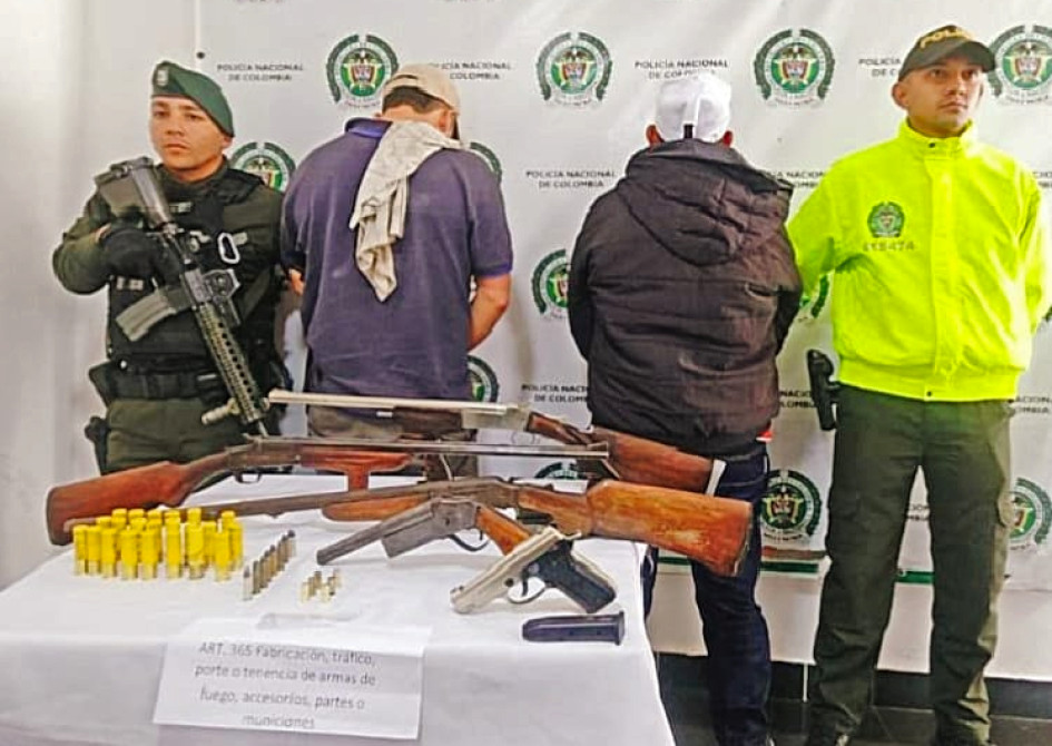 Ellos son los dos capturados con armamento en Belén de Umbría (Risaralda). Ellos son los dos capturados con armamento en Belén de Umbría (Risaralda).