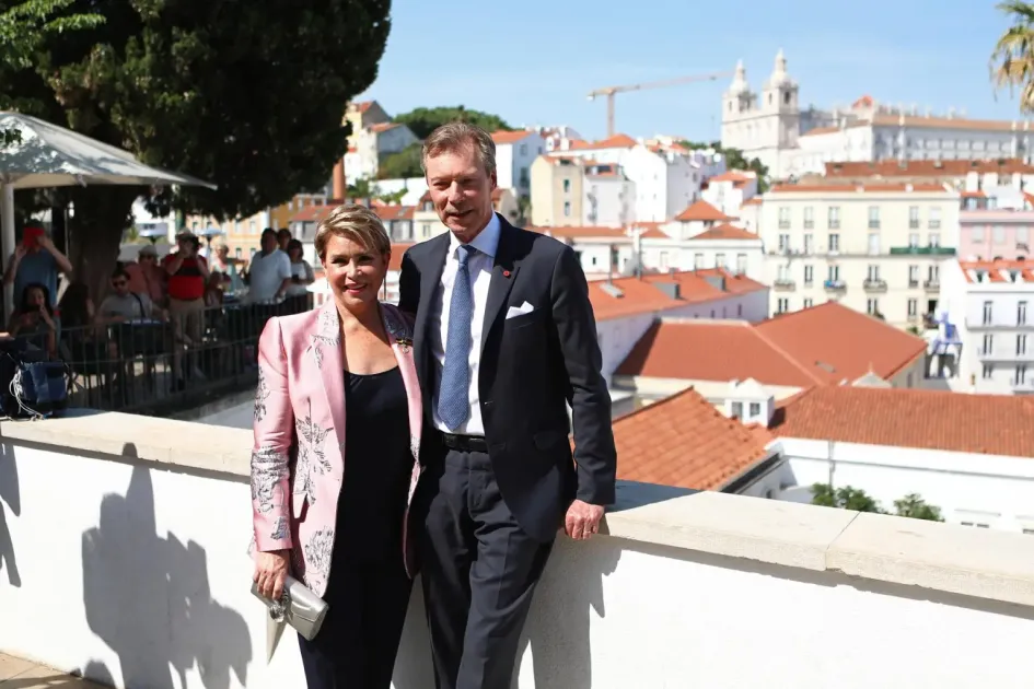 El gran duque Enrique de Luxemburgo y su mujer, María Teresa, en una foto de archivo en Lisboa en agosto del 2022. El gran duque Enrique de Luxemburgo y su mujer, María Teresa, en una foto de archivo en Lisboa en agosto del 2022.