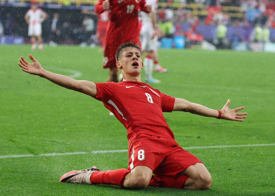 El jugador de Turquía Arda Güler celebra tras marcar el 2-1 durante el partido de la Eurocopa 2024 que disputan Turquía y Georgia en Dortmund, Alemania. El jugador de Turquía Arda Güler celebra tras marcar el 2-1 durante el partido de la Eurocopa 2024 que disputan Turquía y Georgia en Dortmund, Alemania.