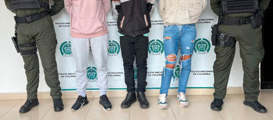 Los tres capturados serían los responsables de seis casos de extorsión. Los tres capturados serían los responsables de seis casos de extorsión.