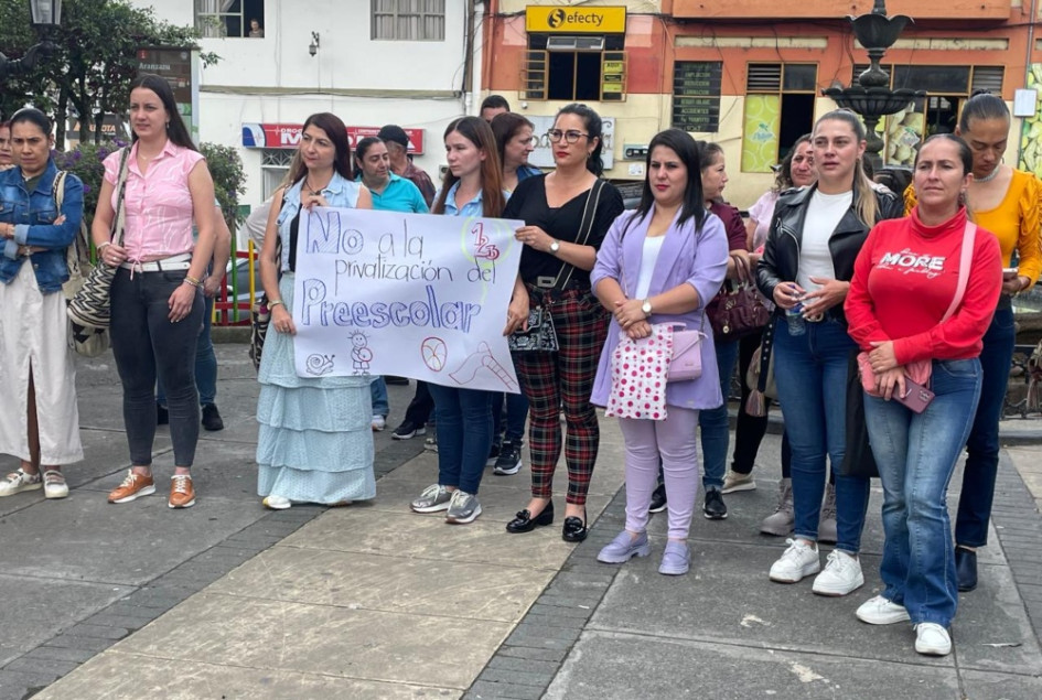 Maestros de Aranzazu se unieron al paro nacional en contra del proyecto de ley estatutaria de educación. Maestros de Aranzazu se unieron al paro nacional en contra del proyecto de ley estatutaria de educación.