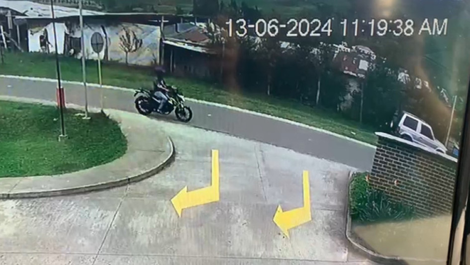 Secuencia del hurto al carro en La Florida. Secuencia del hurto al carro en La Florida.