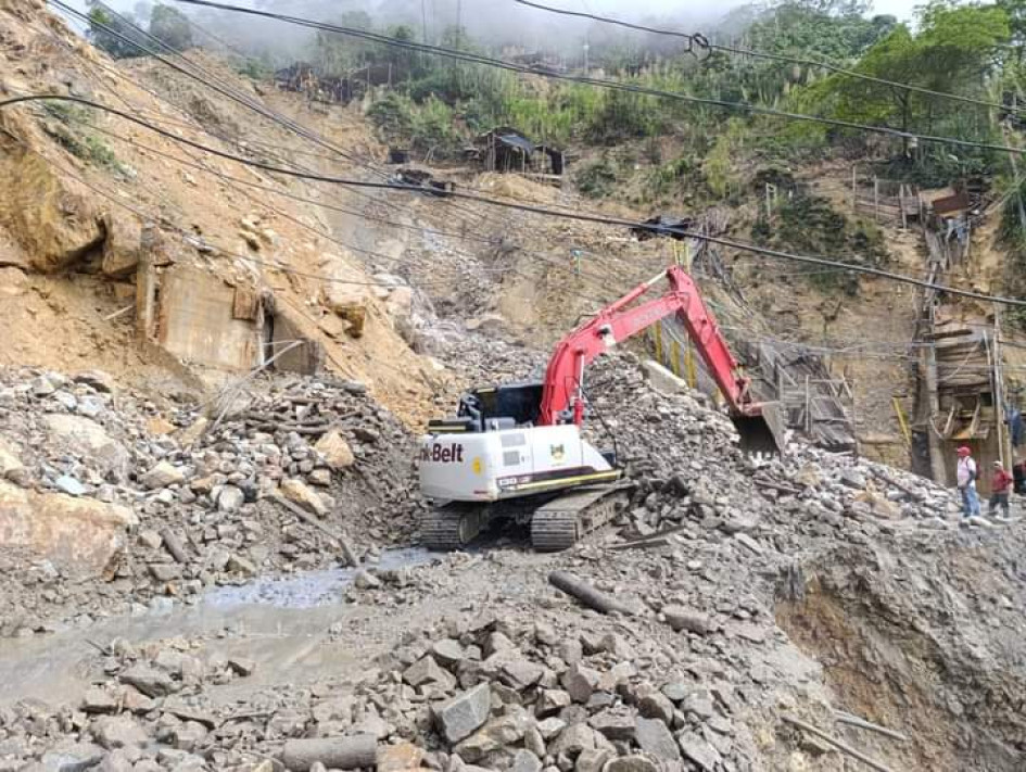 Caída de rocas en el sector Cien Pesos en Marmato (Caldas). Caída de rocas en el sector Cien Pesos en Marmato (Caldas).