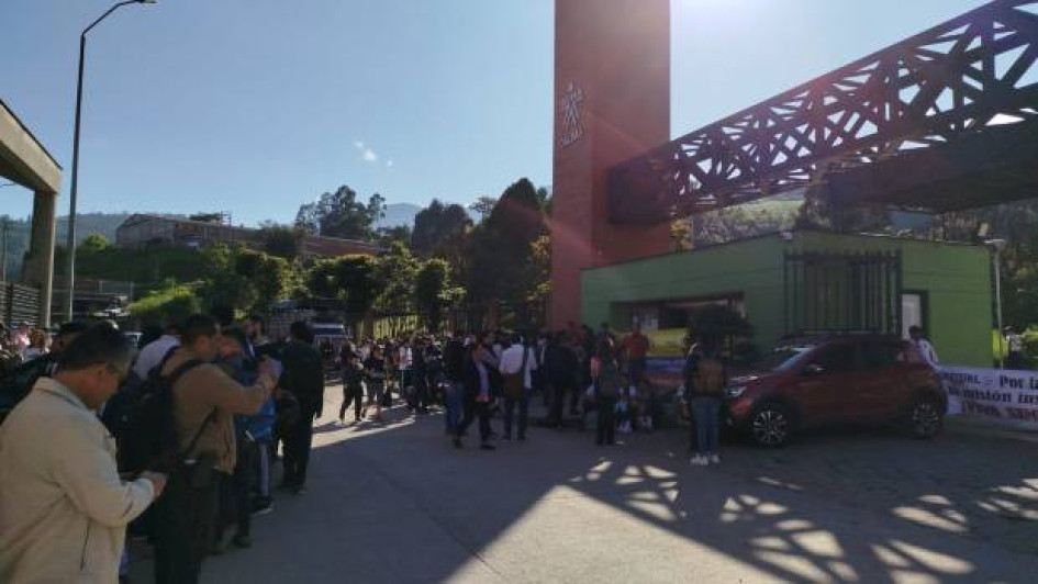 En la sede del Sena Maltería en Manizales, donde funcionan cuatro centros de formación de la entidad, protagonizaron ayer un cese de actividades. En la sede del Sena Maltería en Manizales, donde funcionan cuatro centros de formación de la entidad, protagonizaron ayer un cese de actividades.