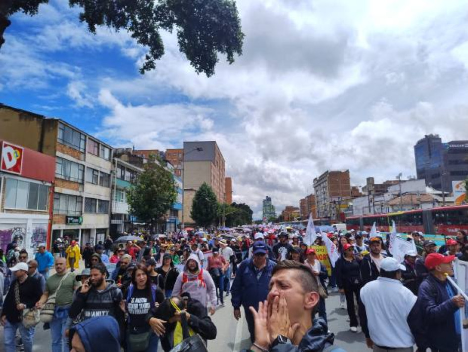 Miles de maestros seguirán en Bogotá, así no haya hoy debate a ley estatutaria de educación. Unos 400 docentes de Caldas participan en las protestas de este lunes en la capital de la República. Miles de maestros seguirán en Bogotá, así no haya hoy debate a ley estatutaria de educación. Unos 400 docentes de Caldas participan en las protestas de este lunes en la capital de la República.