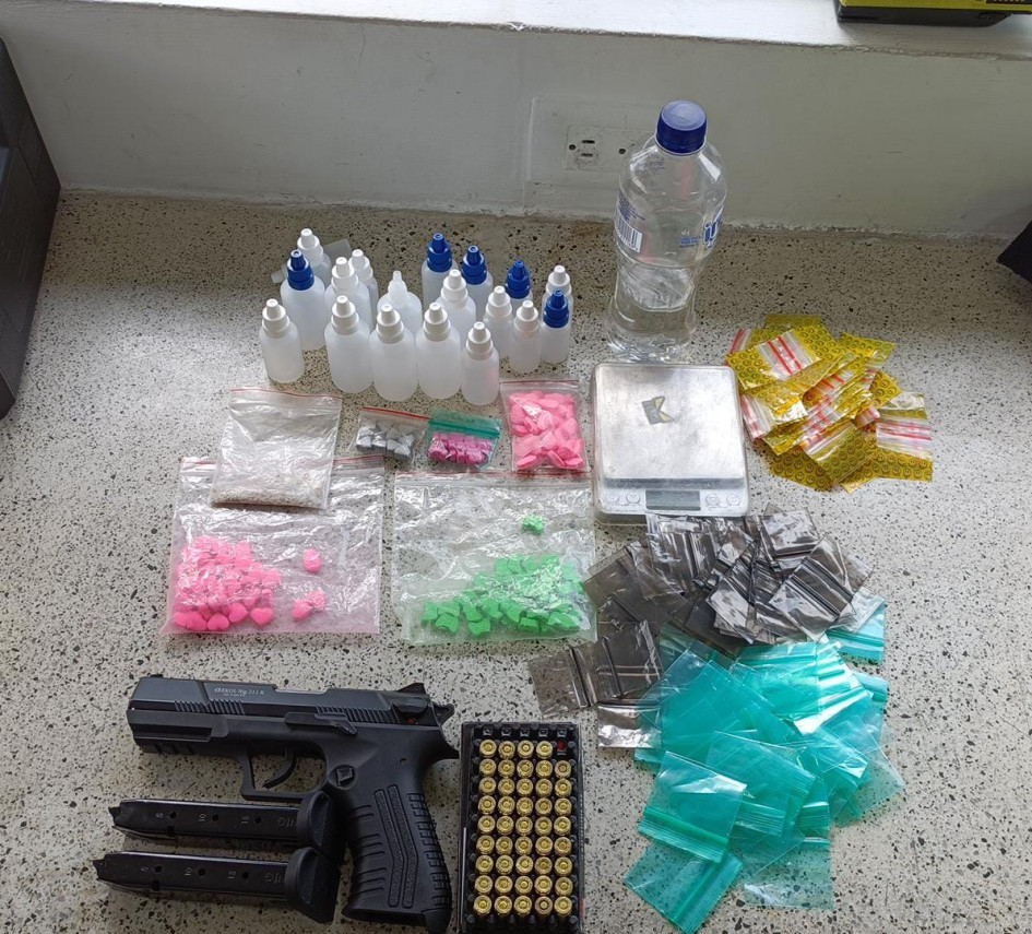 Droga incautada a los detenidos. Droga incautada a los detenidos.