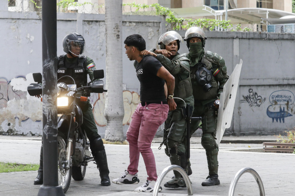 Las protestas en Venezuela dejan al menos mil detenidos y 11 muertos. Las protestas en Venezuela dejan al menos mil detenidos y 11 muertos.