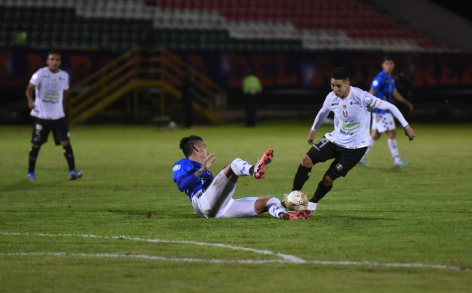 El volante Mateo García anotó su primer gol oficial con la camiseta del Once Caldas. El volante Mateo García anotó su primer gol oficial con la camiseta del Once Caldas.