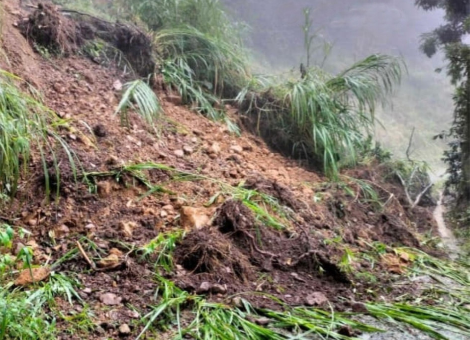 Este es el deslizamiento en la vereda La Rica de Anserma (Caldas). Este es el deslizamiento en la vereda La Rica de Anserma (Caldas).