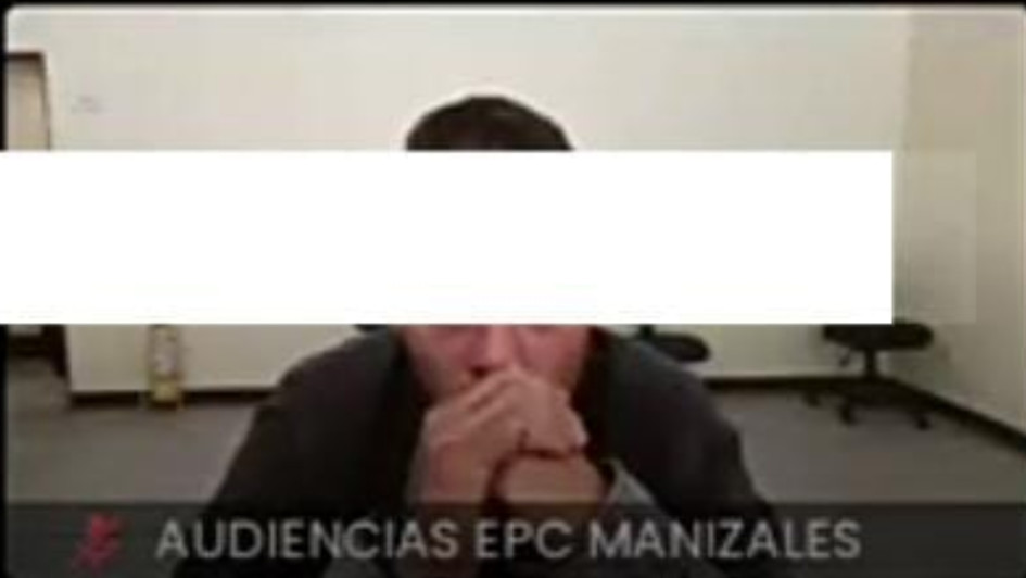 El joven rompió en llanto al escuchar la decisión. El joven rompió en llanto al escuchar la decisión.