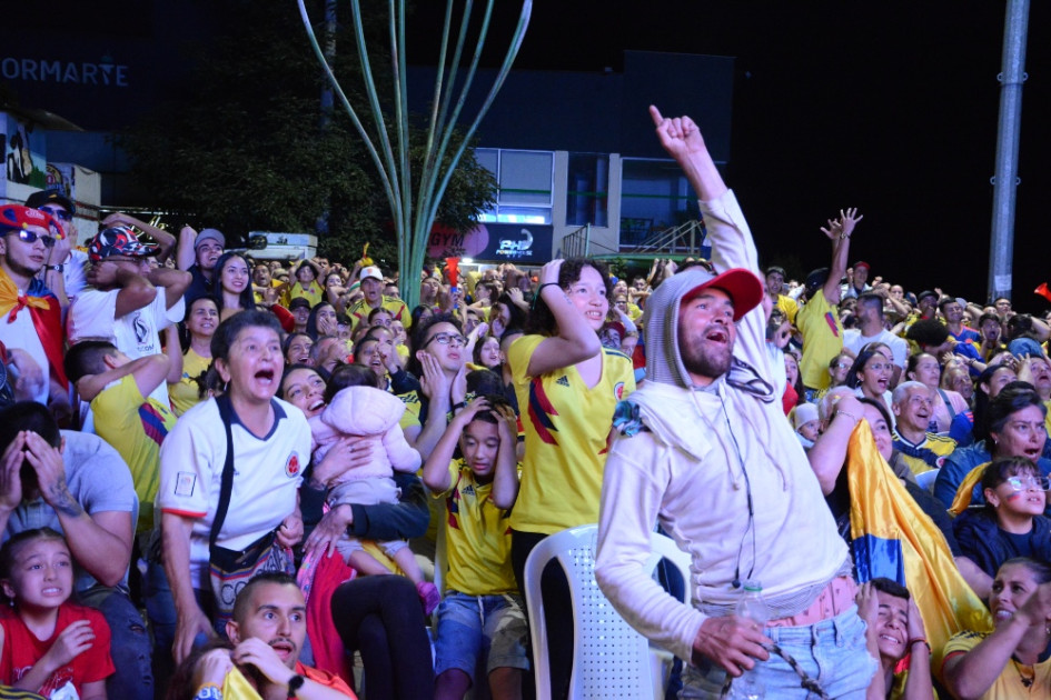 En el parque de la Mujer gritaron con euforia en cada ataque cafetero. Conozca las reacciones durante y después de la final en Manizales. En el parque de la Mujer gritaron con euforia en cada ataque cafetero. Conozca las reacciones durante y después de la final en Manizales.