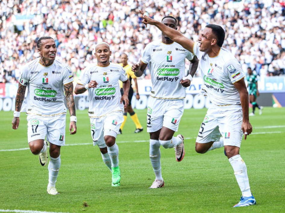 Jugadores del Once Caldas celebran el primer gol ante Atlético Nacional. Jugadores del Once Caldas celebran el primer gol ante Atlético Nacional.