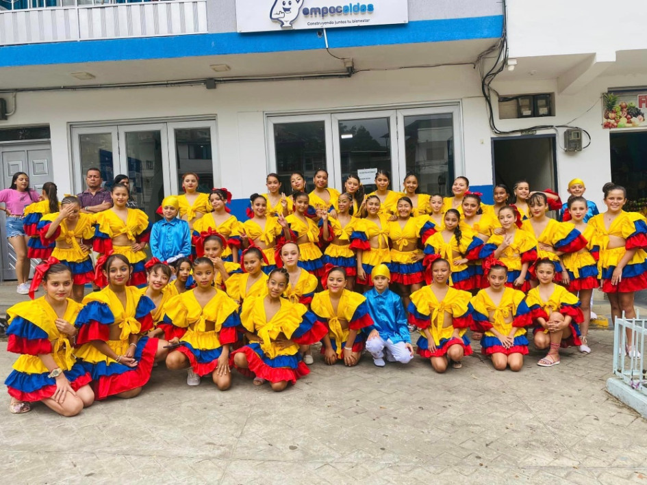 Herencia Araucana reúne a 260 jóvenes de Arauca y de la cabecera de Palestina, llevan su folclor y su baile a los barrios de Palestina y a los municipios de Caldas. Herencia Araucana reúne a 260 jóvenes de Arauca y de la cabecera de Palestina, llevan su folclor y su baile a los barrios de Palestina y a los municipios de Caldas.