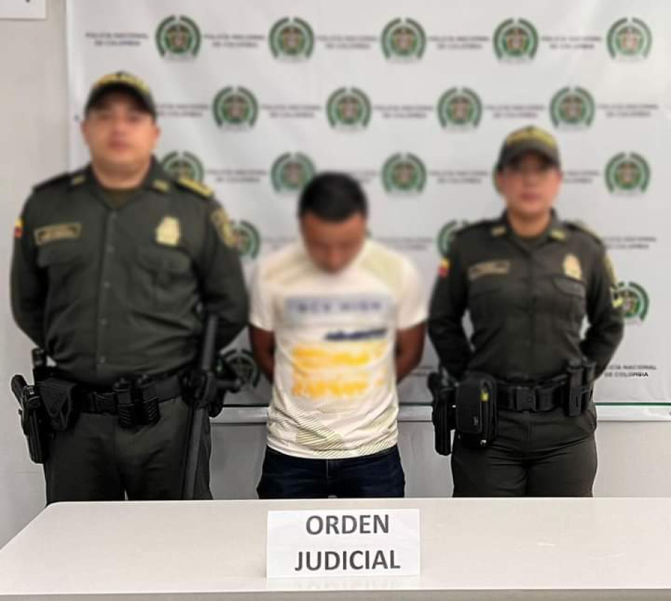 Él es el detenido Él es el detenido
