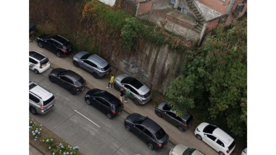 Así se encontraban los andenes del barrio Guayacanes horas antes del partido del Once Caldas. Así se encontraban los andenes del barrio Guayacanes horas antes del partido del Once Caldas.