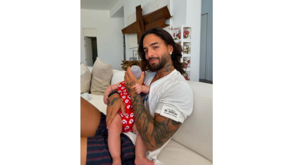 El cantante Maluma con su hija Paris. El cantante Maluma con su hija Paris.