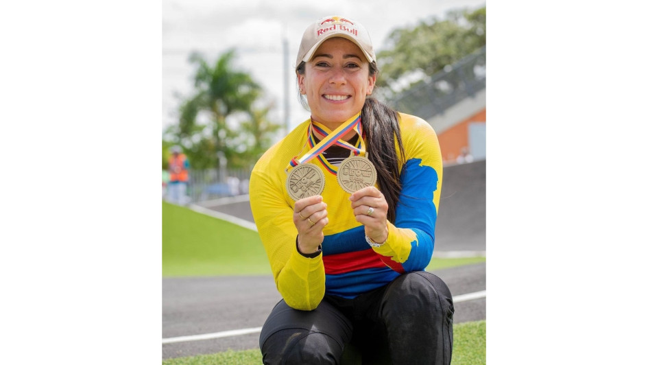 Mariana Pajón, doble medallista de oro en los Juegos Olímpicos. Mariana Pajón, doble medallista de oro en los Juegos Olímpicos.