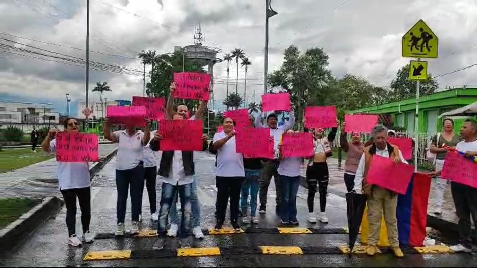 Algunos vendedores informales de la carrera 23, Plaza Alfonso López y Chipre protestaron por tres minutos el pasado viernes en Manizales. Plantón exprés