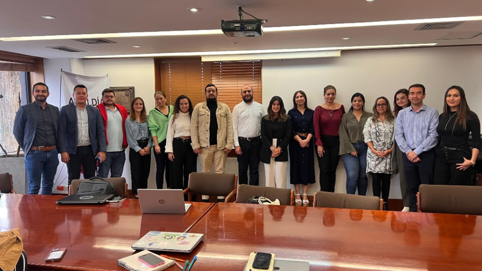 Representantes de la Alcaldía de Manizales se reunieron con la Delegación del Gobierno Autonómico del País Vasco para atraer inversión extranjera y conocer el 'Proyecto Piloto', que invierte en soluciones para la comunidad. Representantes de la Alcaldía de Manizales se reunieron con la Delegación del Gobierno Autonómico del País Vasco para atraer inversión extranjera y conocer el 'Proyecto Piloto', que invierte en soluciones para la comunidad.