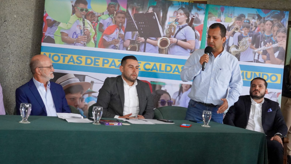 El gobernador de Caldas, Henry Gutiérrez, junto al secretario de Educación, Luis Herney Vargas, y los alcaldes de San José y Neira, Jorge Andrés Henao y Jhon Jairo Castaño, ayer en la presentación del evento. El gobernador de Caldas, Henry Gutiérrez, junto al secretario de Educación, Luis Herney Vargas, y los alcaldes de San José y Neira, Jorge Andrés Henao y Jhon Jairo Castaño, ayer en la presentación del evento.