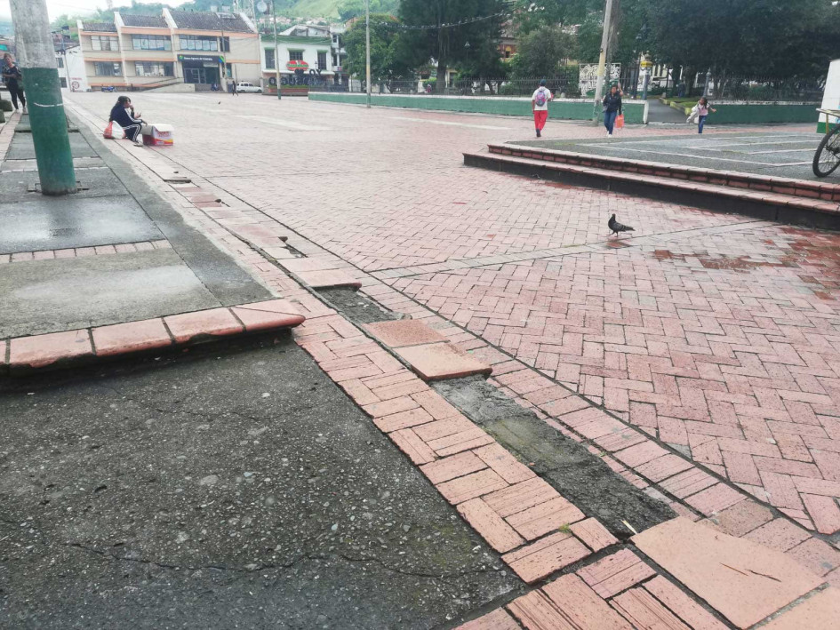 Así está la Plazoleta de Banderas de Riosucio. Así está la Plazoleta de Banderas de Riosucio.