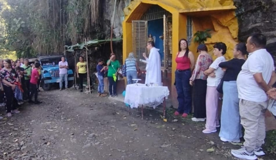Una misa para homenajear a la Virgen del Carmen. Con una misa se terminó la caravana por la Virgen del Carmen en la vereda Los Encuentros de Anserma.