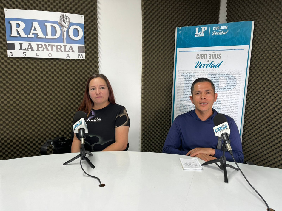Sandra Milena Londoño y César Martínez, representantes de los comerciantes informales de Manizales. Sandra Milena Londoño y César Martínez, representantes de los comerciantes informales de Manizales.