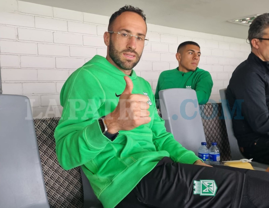David Ospina en el palco de Atlético Nacional en el estadio Palogrande. David Ospina en el palco de Atlético Nacional en el estadio Palogrande.